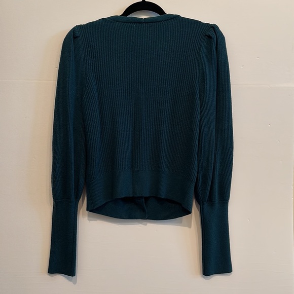 Abercrombie & Fitch. Medium. NWT - Picture 3 of 3